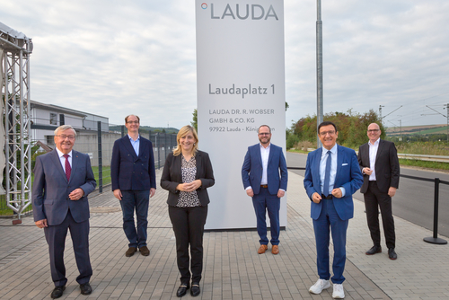 Group picture at the inauguration of Laudaplatz 1